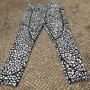 Size 6-8 gently used pocket leggings